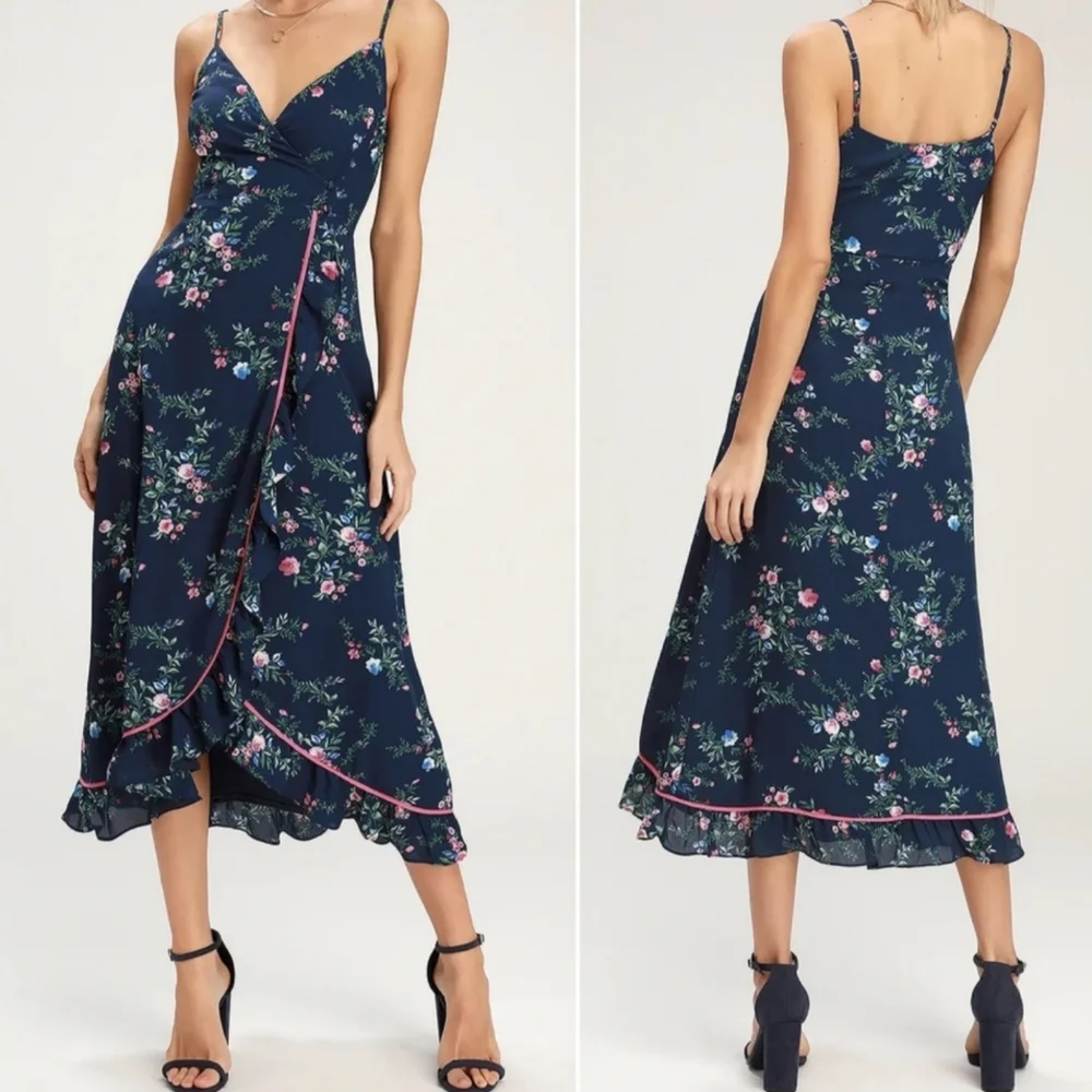 Romantic Mid-length Wrap Dress with a Pretty Navy Floral Print - Picture 3 of 5